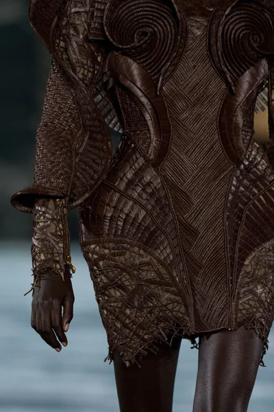 Look 2